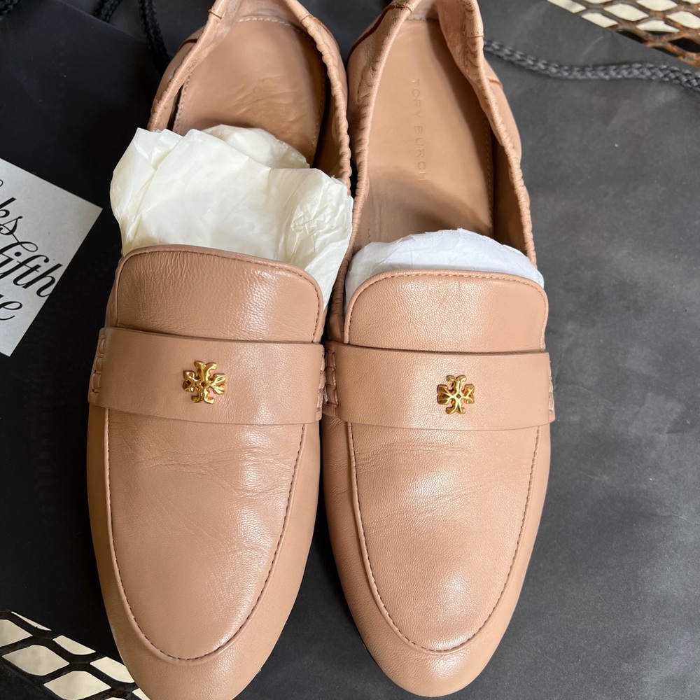 Tory Burch Cream Loafers with Gold Accent - Picture 3 of 6